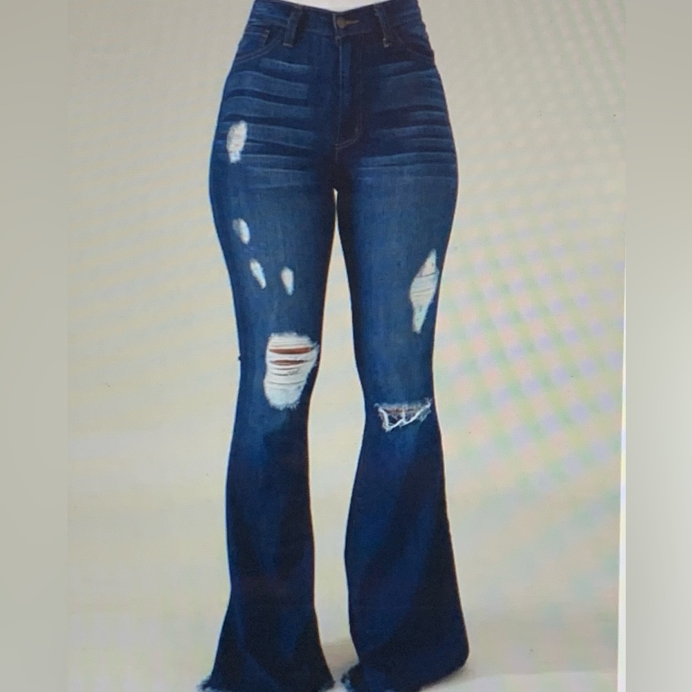 Super Cute Ripped Jeans!! 🤩